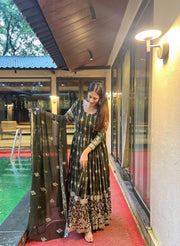 Đěsigner Anarkali Suit In New Fancy Style