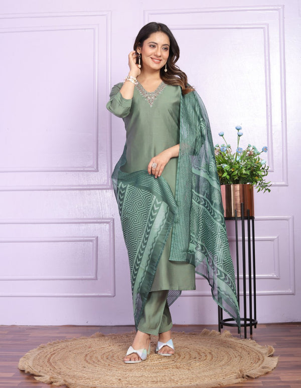 Bottle Green Russian Silk Kurta Set With Dupatta