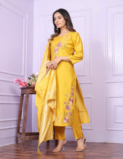 Kurta Set With Dupatta