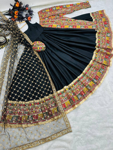 Navratri Special Gown Pent Dupatta